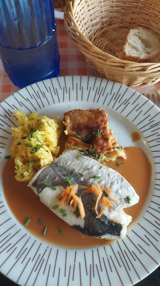 Merlu À la Sauce Crustacés